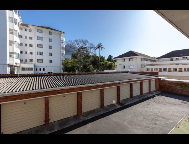 0.5 BEDROOM APARTMENT TO LET IN RONDEBOSCH